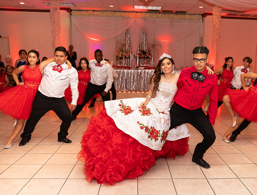 Quinceanera Princess Theme Decorations : Fall In Love With These 14 Popular Quinceanera Themes Catch My Party - Whether you're looking to do it yourself or buy it already made, we have it all!