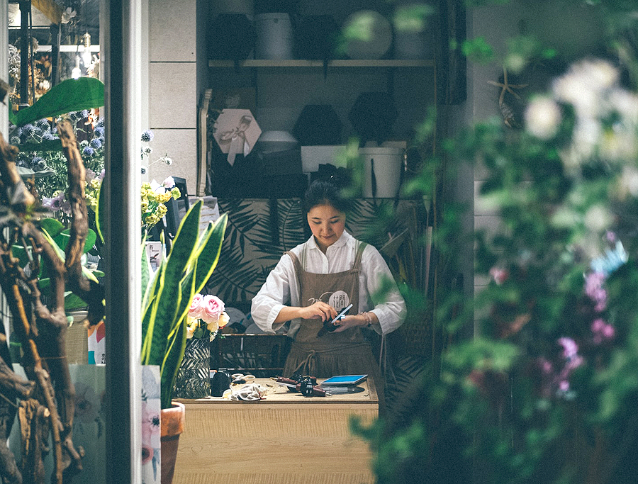 Wedding Vendors - Florist Working